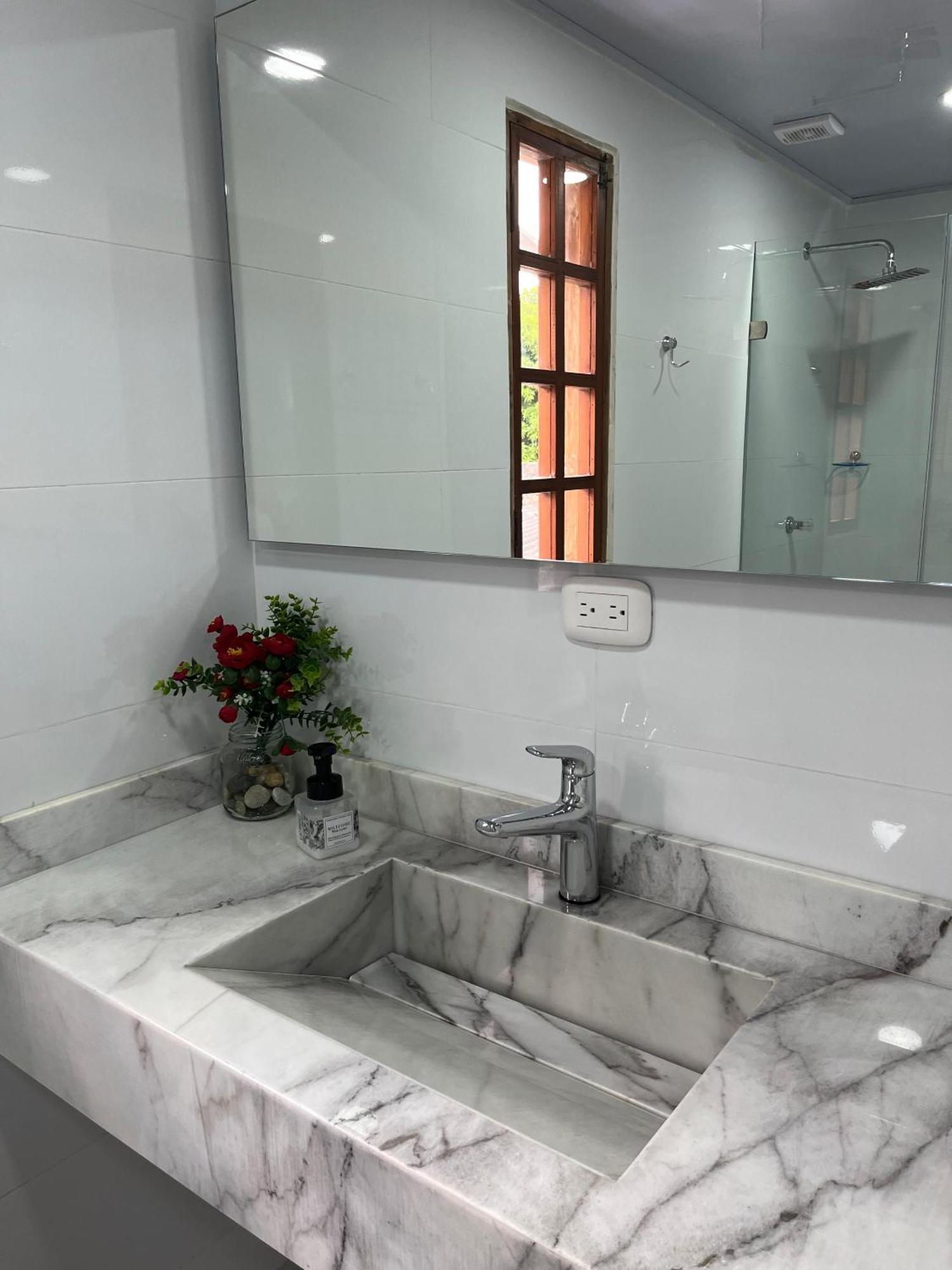 La 10B Hostel Cartagena Bagian luar foto