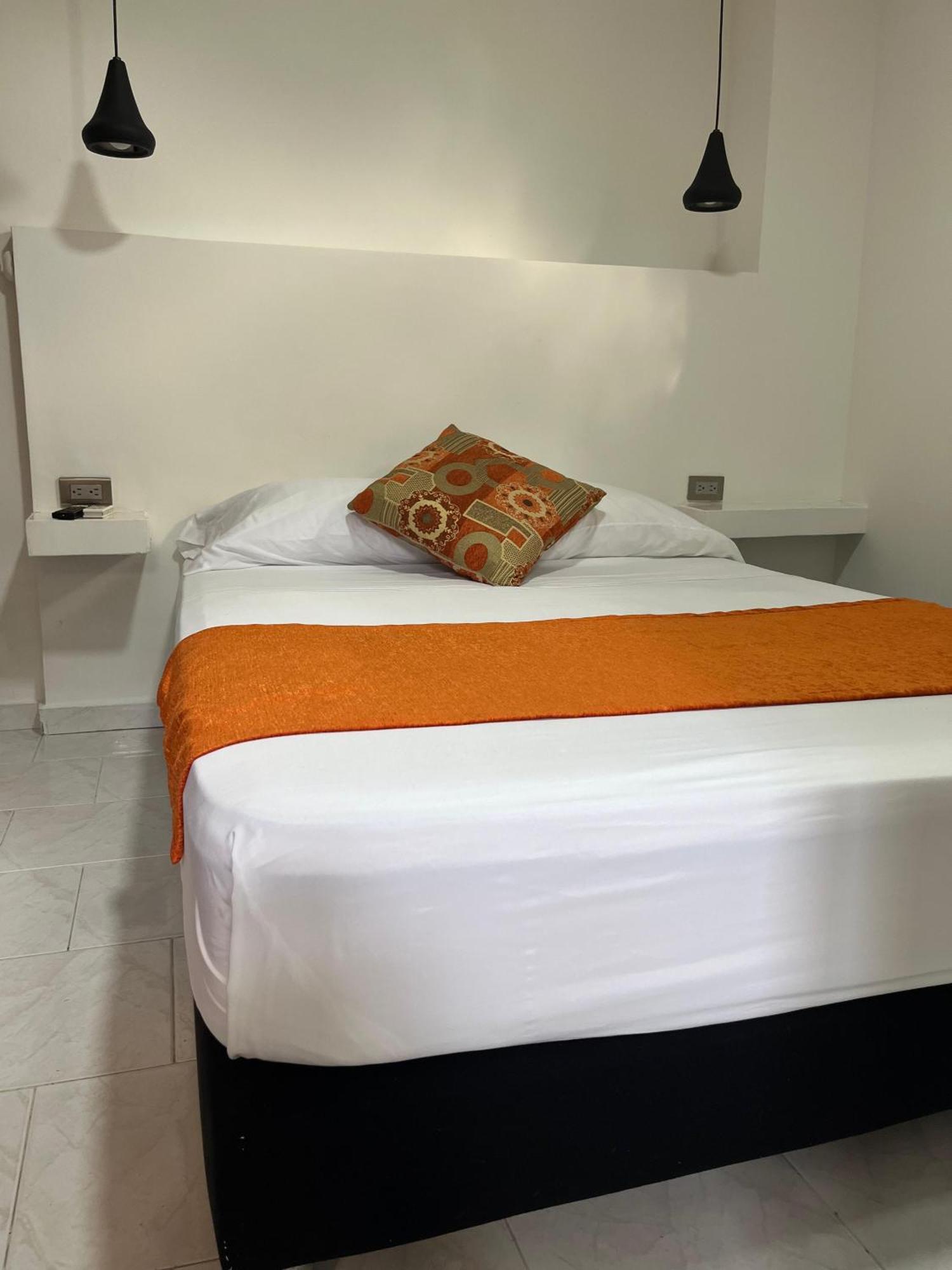 La 10B Hostel Cartagena Bagian luar foto