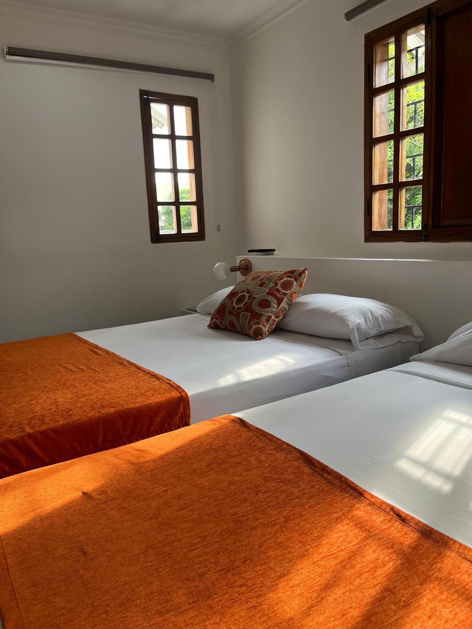 La 10B Hostel Cartagena Bagian luar foto